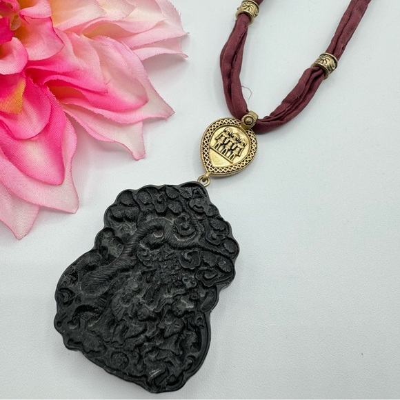 Lucky Brand Eastern Mystic Faux Stone Carved Pendant Necklace India Ornate Chain - Picture 3 of 15